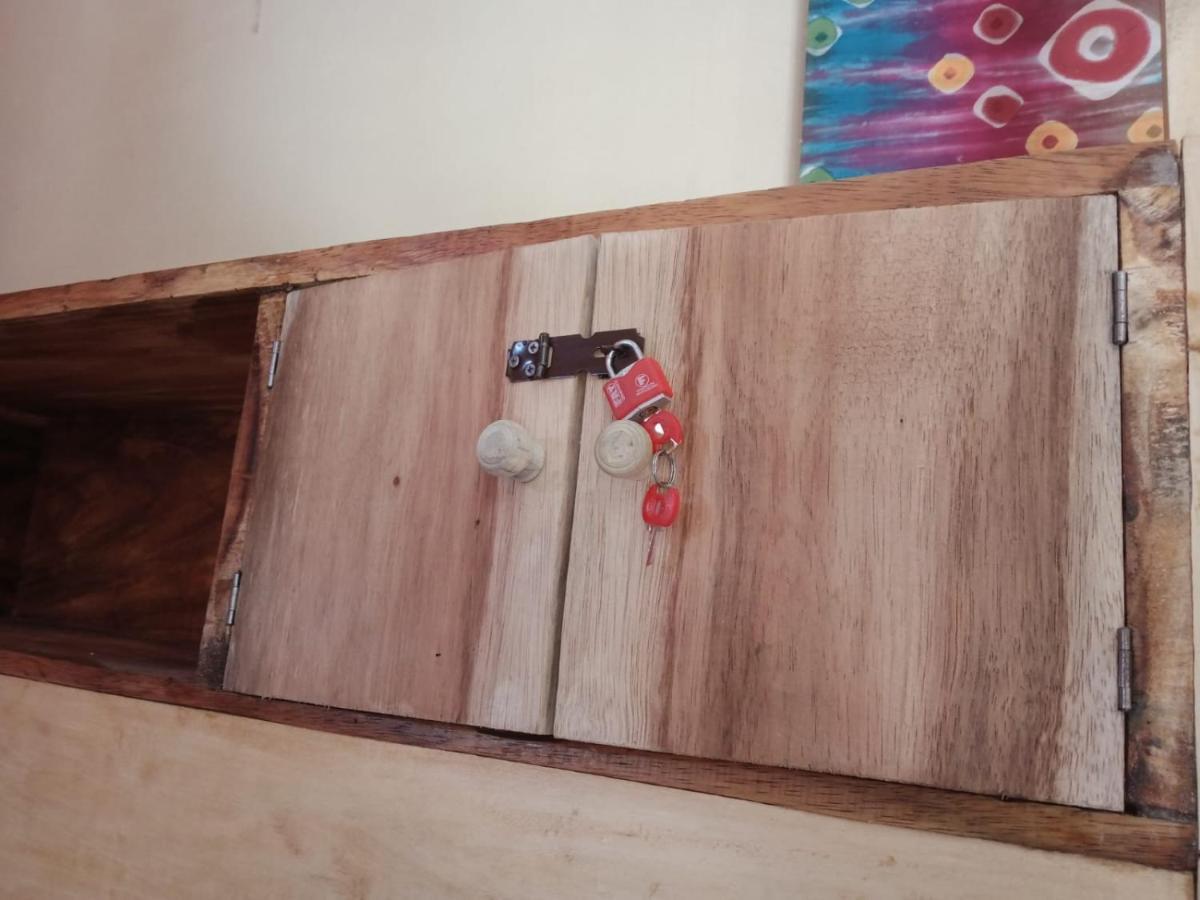 Barracuda Beach Hostel Amed Kültér fotó