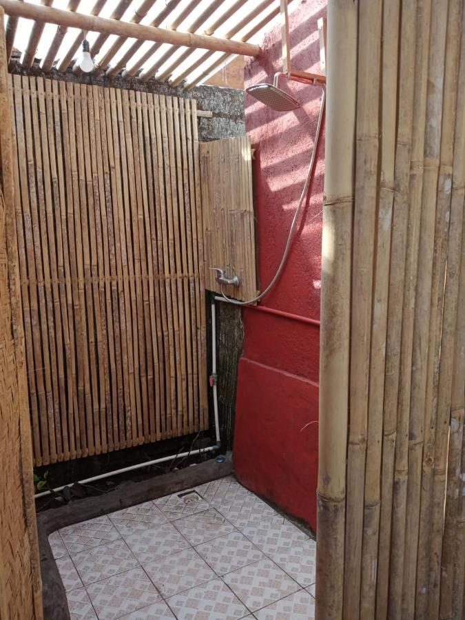 Barracuda Beach Hostel Amed Kültér fotó