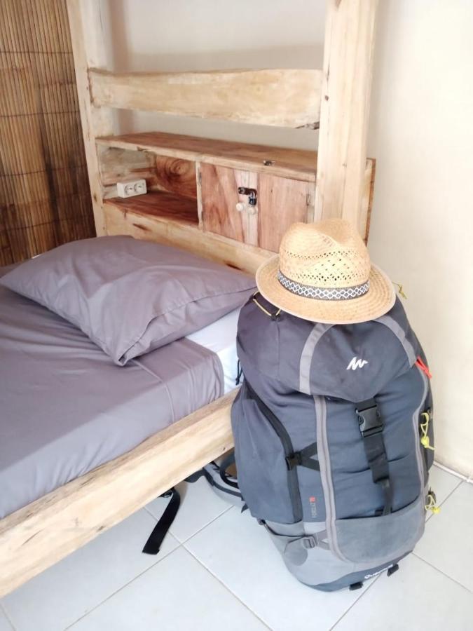 Barracuda Beach Hostel Amed Kültér fotó