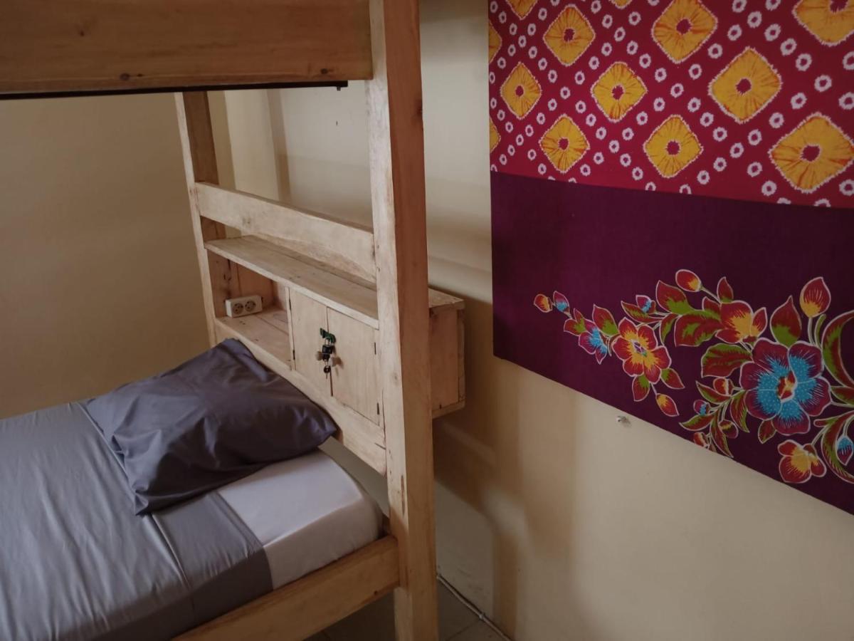 Barracuda Beach Hostel Amed Kültér fotó
