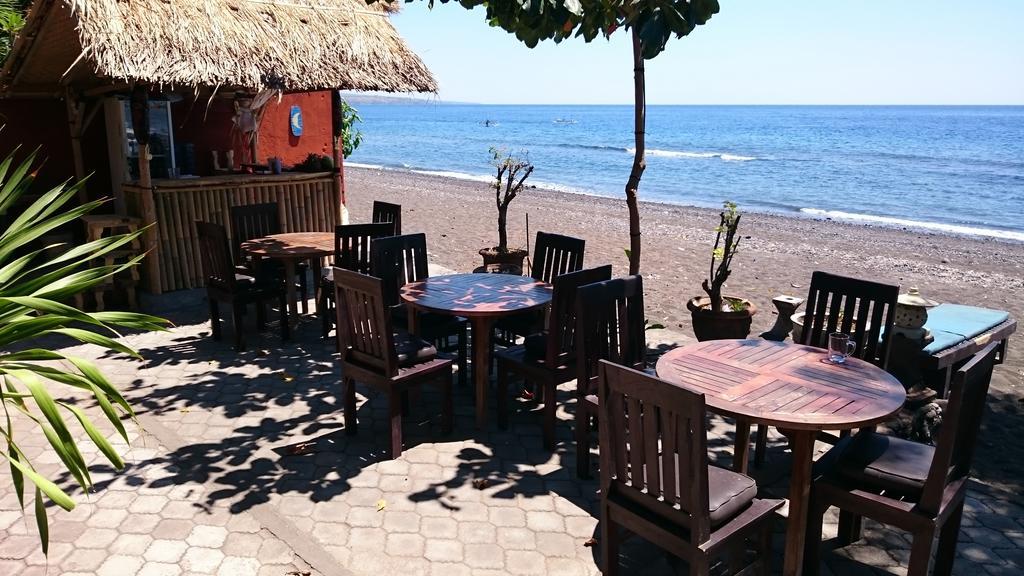 Barracuda Beach Hostel Amed Kültér fotó