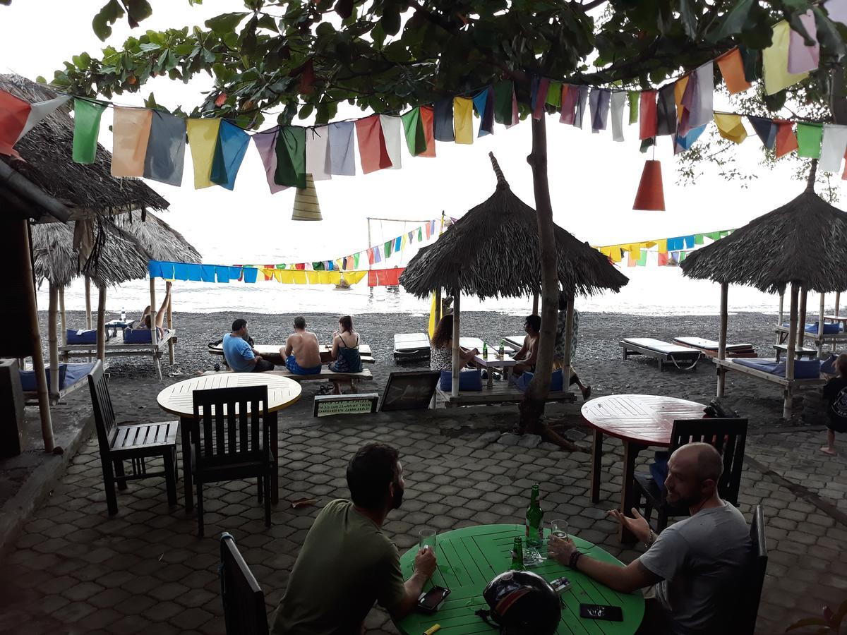 Barracuda Beach Hostel Amed Kültér fotó