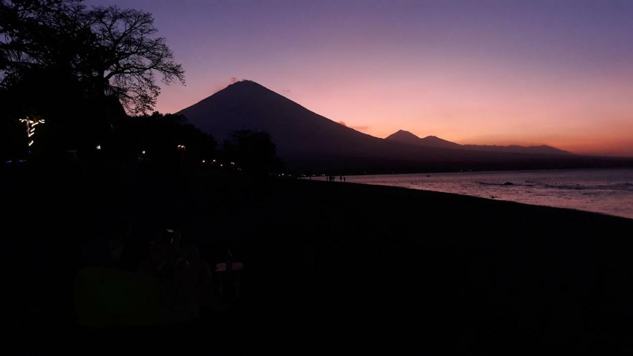 Barracuda Beach Hostel Amed Kültér fotó
