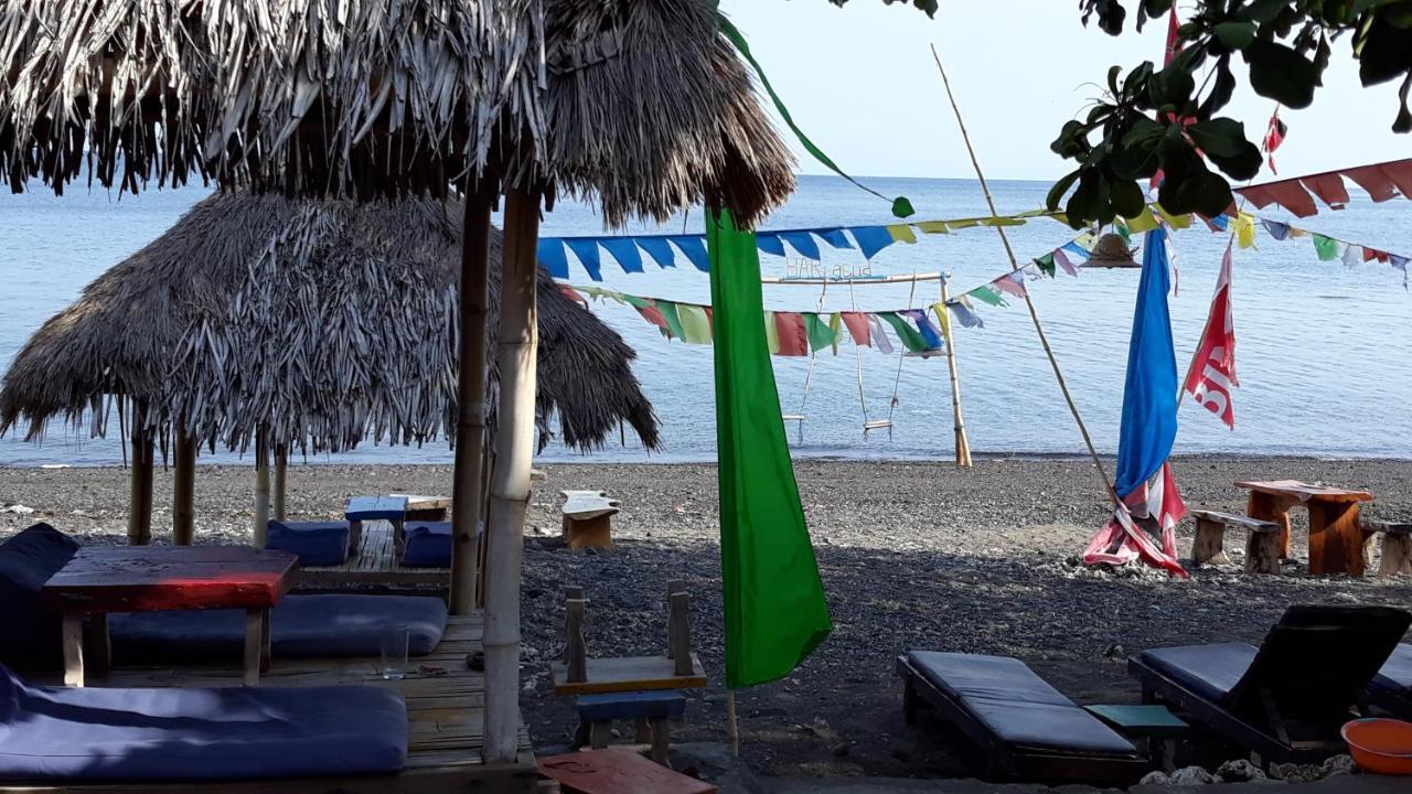 Barracuda Beach Hostel Amed Kültér fotó